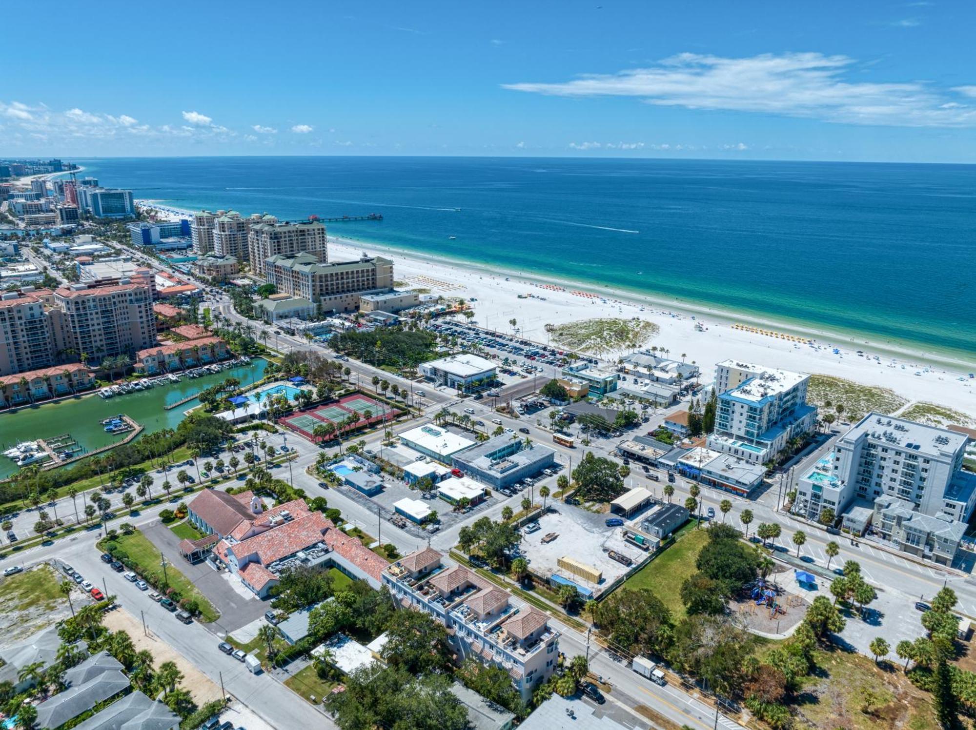 Camelot Beach Suites Клиъруотър Бийч Екстериор снимка