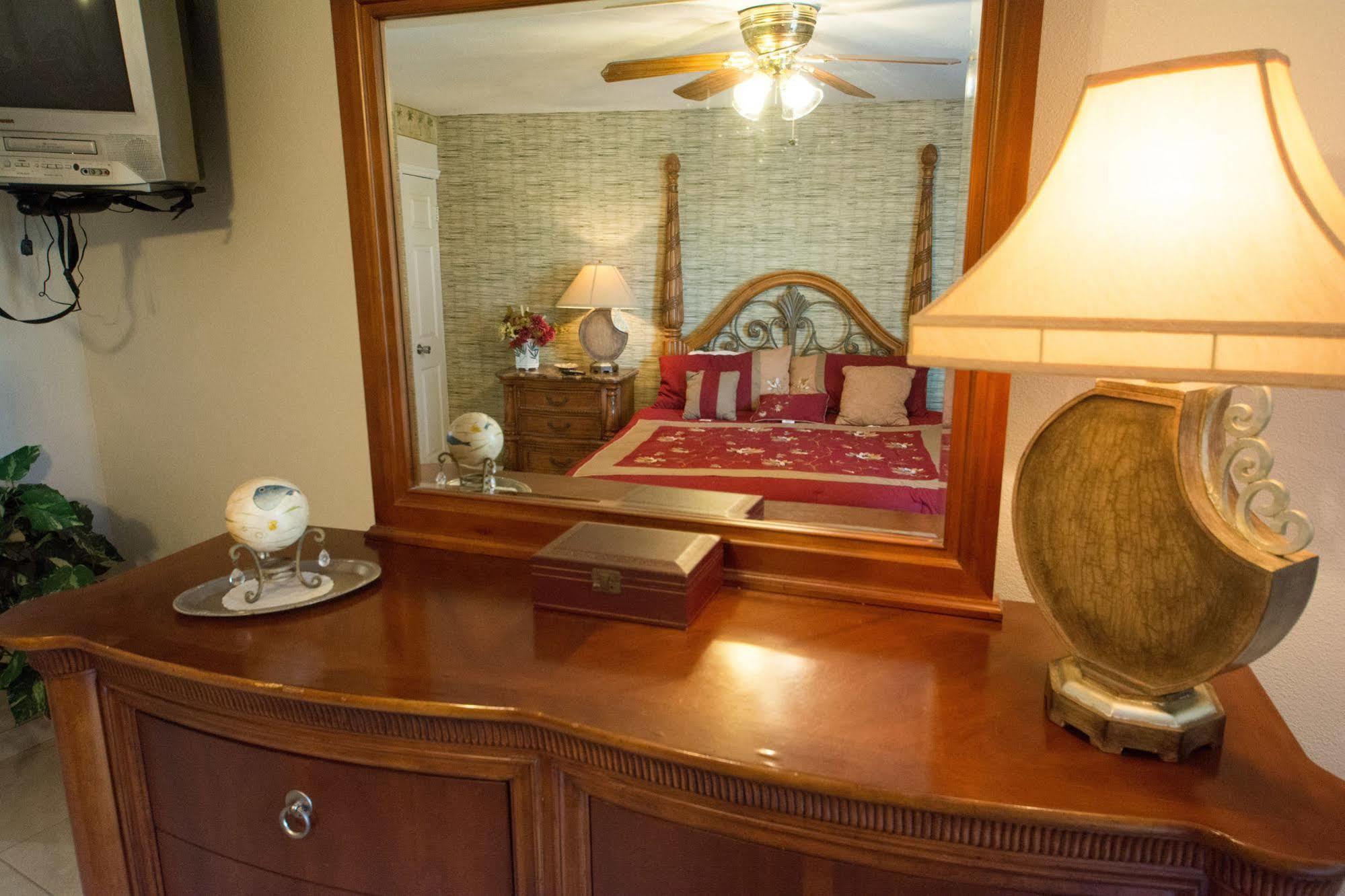 Camelot Beach Suites Клиъруотър Бийч Екстериор снимка